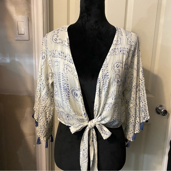 Surf Gypsy Cropped Tie Shirt Flowy Deep V-Neck Tassels 3/4 sleeves Boho Top - Picture 6 of 10